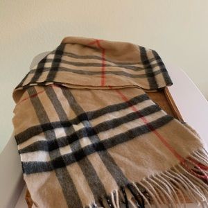 Burberry winter scarf